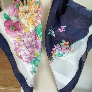 Michel Delain Paris Floral Scarf with a Art Deco Look Italy
